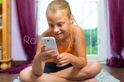 Family - child with cell or smartphone